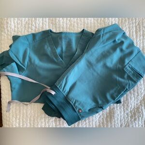 Figgs Teal Scrub Set